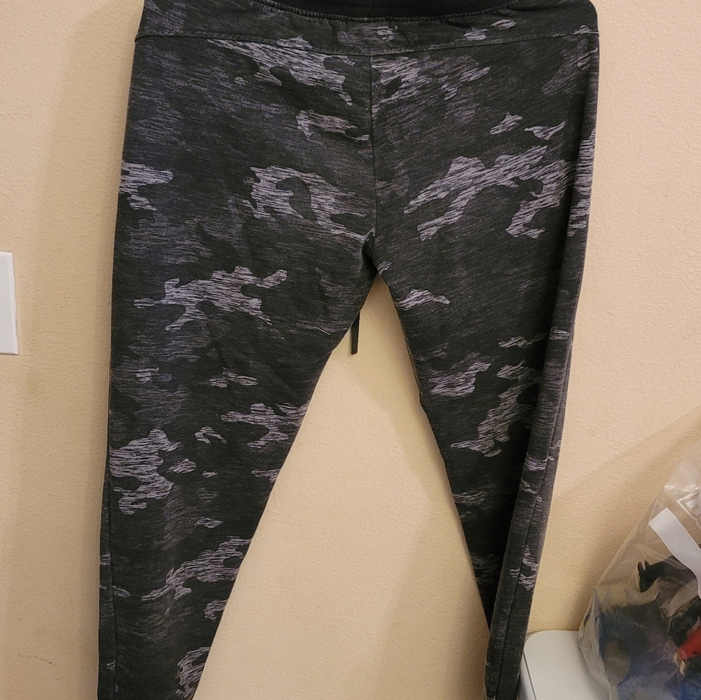 Athletic Works sweatpants. Ladies 0-2 (XS) EUC. - Picture 3 of 4